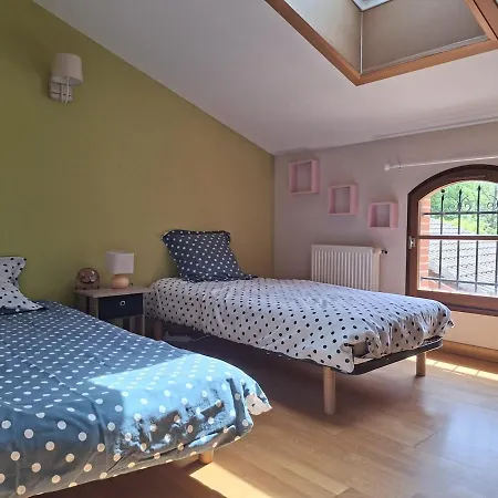 Avec Piscine Et Clim Pour 12 Personnes Aux Portes De Toulouse 度假居
